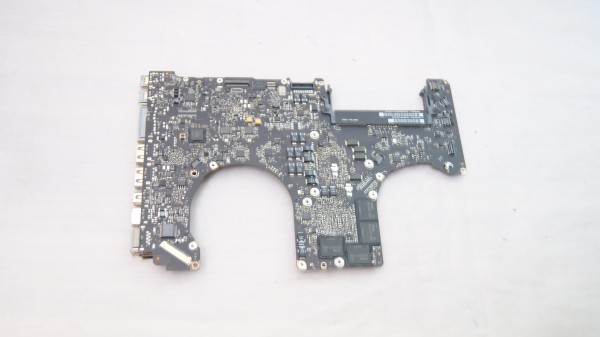 Apple Macbook Pro A1286 Motherboard DEFEKT 820-2915-A
